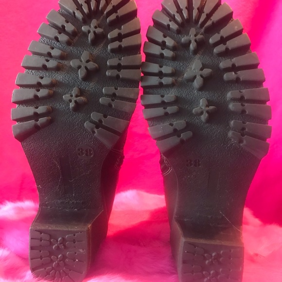 Sheepskin boots - Picture 5 of 6